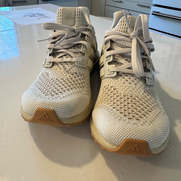 Adidas men’s Ultraboost Beige Sneakers size M8 brand new - Picture 3 of 7